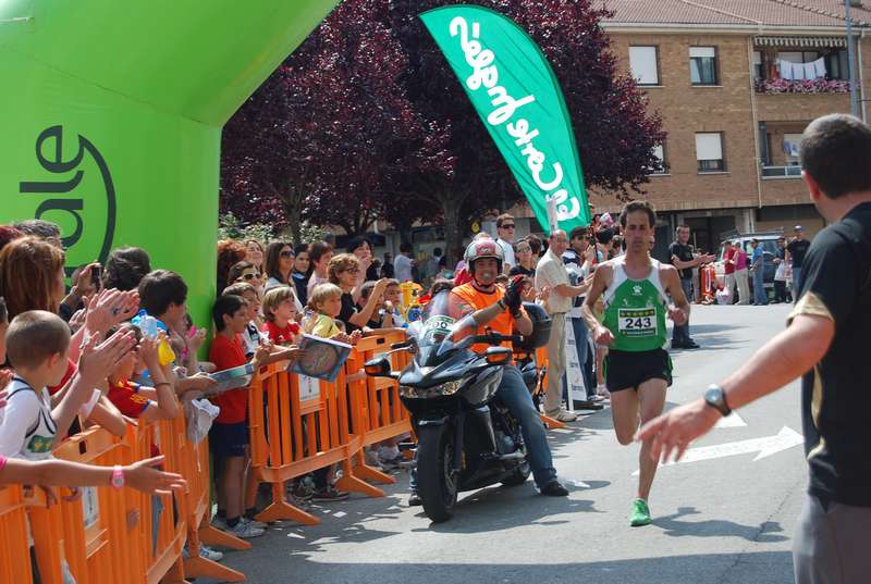Antonio Echeverría y María Llorens vencedores del Cross Solidario Aranguren - Ruanda